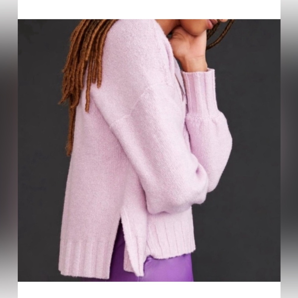 Pilcro Anthropologie lilac v neck Women's Sweater